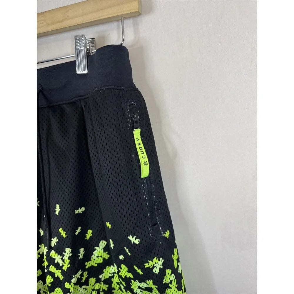 Under Armour Curry Sour Patch Kids Shorts Mens M Black Neon Mesh Athletic‎